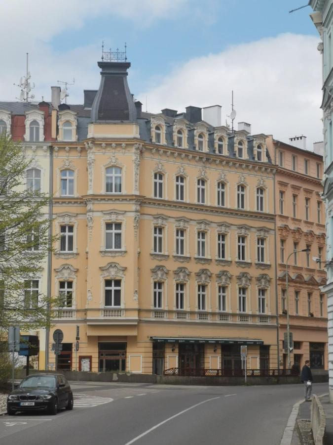 Apartmány u Hotelu Thermal KV KLV Exterior foto